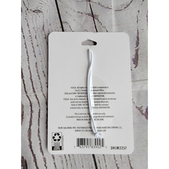 NEW Hallmark SONIC THE HEDGEHOG 3in Flat Enamel Coated Metal Ornament - Picture 4 of 4